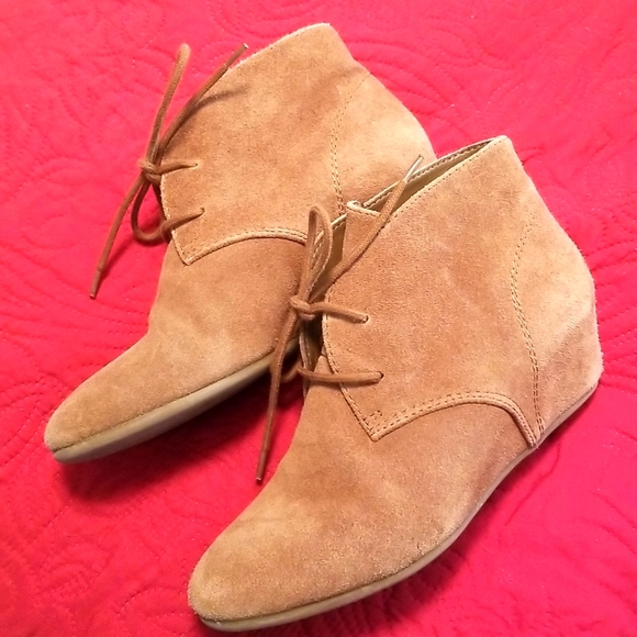 Nine West Shoes - Suede tan wedges